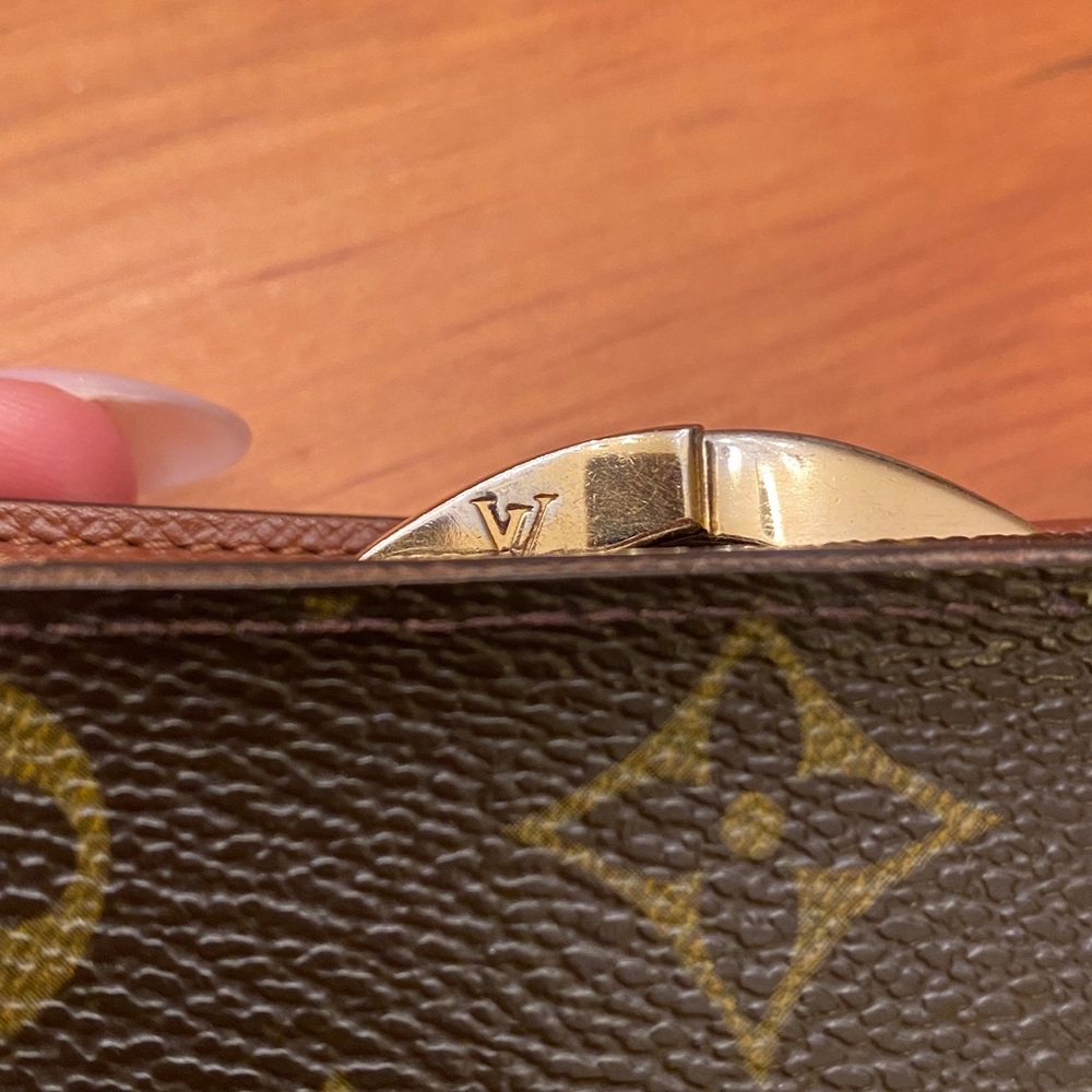 Louis Vuitton Monogram Kisslock Wallet - Picture 4 of 16